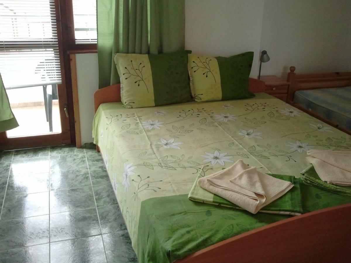 Vila Riviera Chernomorets Bagian luar foto