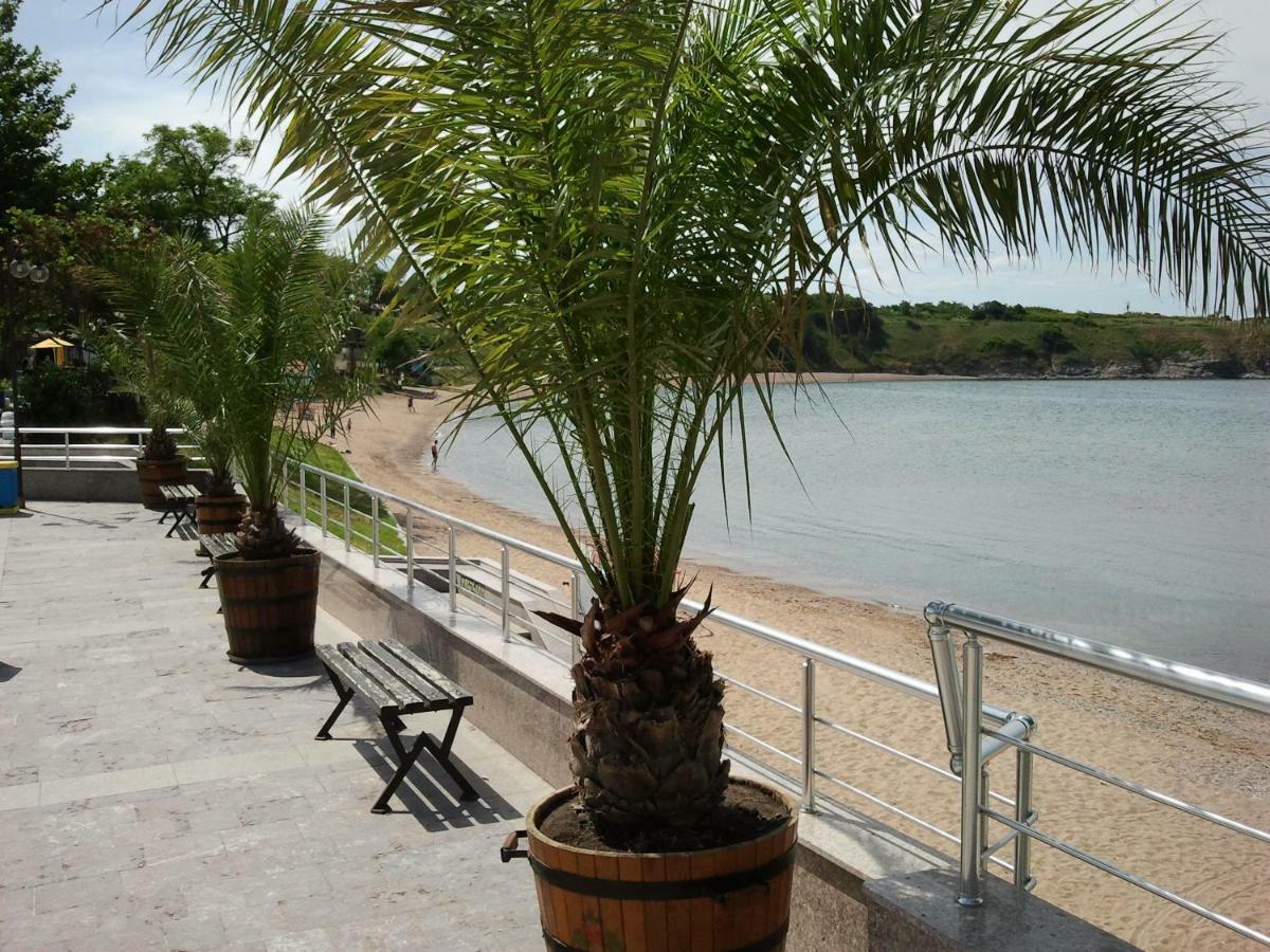 Vila Riviera Chernomorets Bagian luar foto