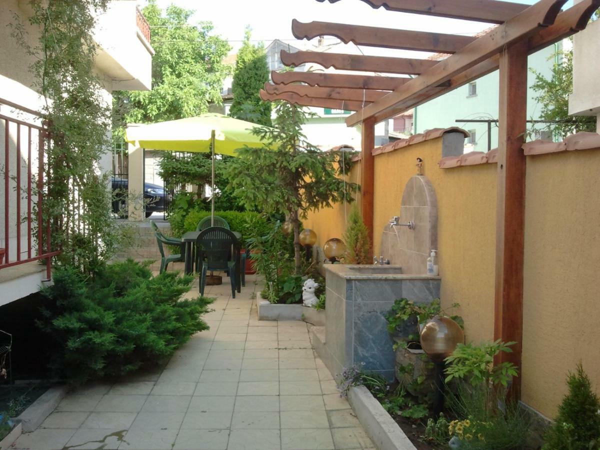 Vila Riviera Chernomorets Bagian luar foto