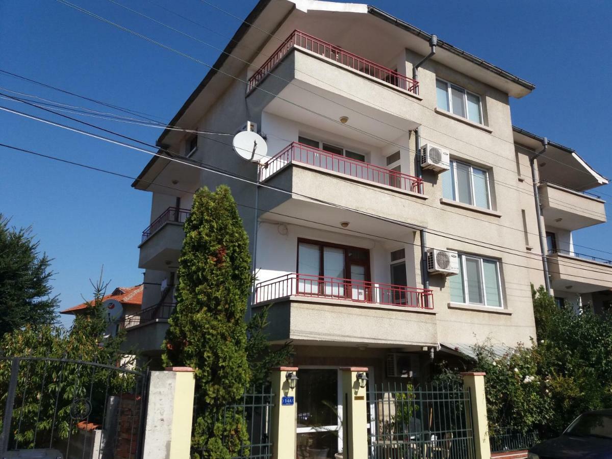 Vila Riviera Chernomorets Bagian luar foto